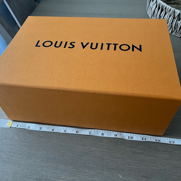 LOUIS VUITTON BOX 12X8.5 - Picture 2 of 4